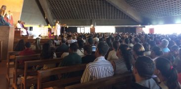 Fiéis da cidade de Cláudio peregrinam ao Santuário Basílica Nossa Senhora da Piedade