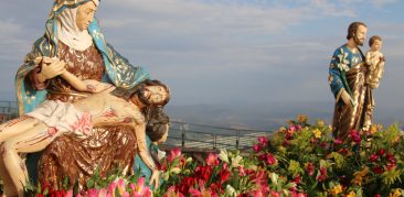 Dom Walmor inaugura Praça Dom Cabral no Santuário Basílica Nossa Senhora da Piedade