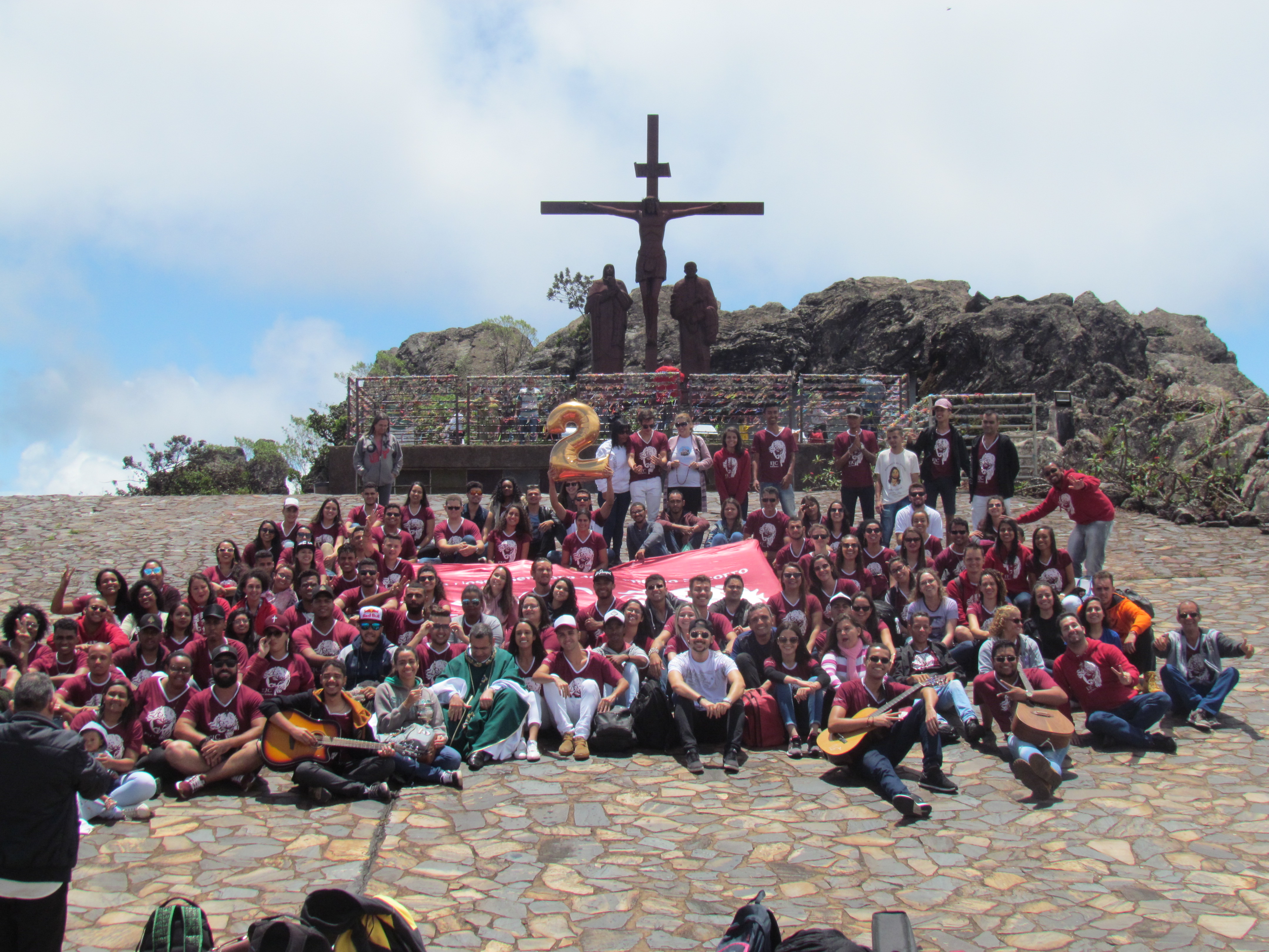 Jovens da Paróquia Nossa Senhora do Perpétuo Socorro, em Betim, peregrinam ao Santuário da Padroeira de Minas