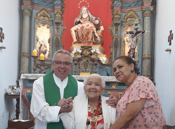 Para celebrar seus 100 anos, dona Judite peregrina ao Santuário Basílica da Padroeira de Minas Gerais