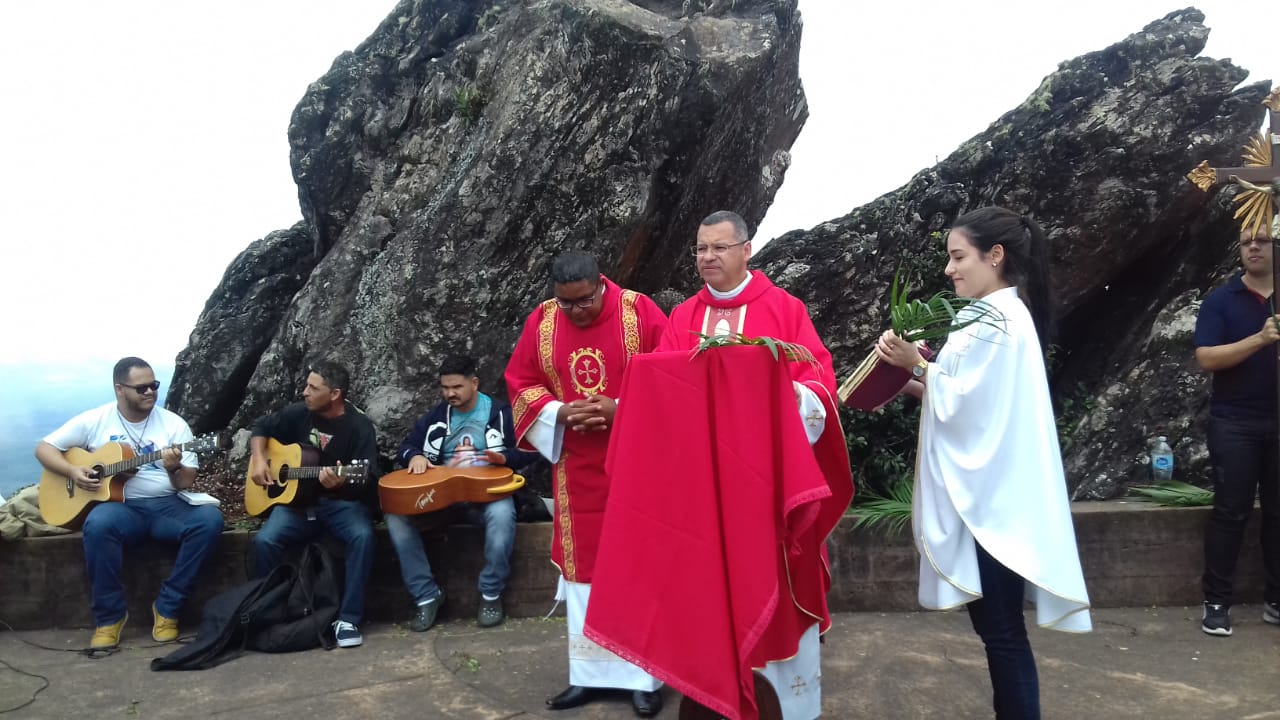 Missa no Domingo de Ramos e Paixão do Senhor no Santuário Basílica de Nossa Senhora da Piedade