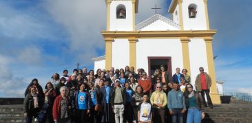 Devotos da Campanha da Mãe Peregrina de Schoenstatt visitam o Santuário Basílica Nossa Senhora da Piedade