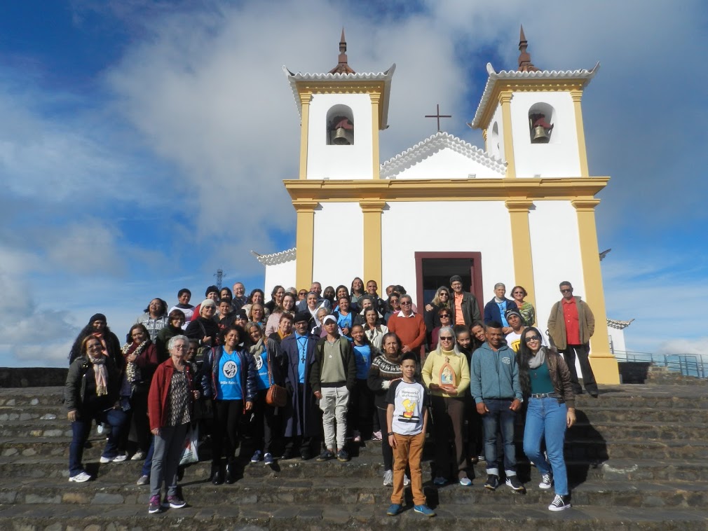 Devotos da Campanha da Mãe Peregrina de Schoenstatt visitam o Santuário Basílica Nossa Senhora da Piedade