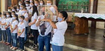 Imagem de Nossa Senhora da Piedade visita a Paróquia São Francisco de Assis