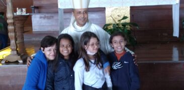 Escolas católicas peregrinam ao Santuário Basílica da Padroeira de Minas