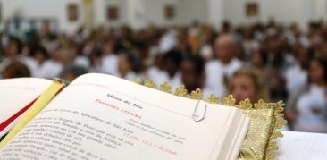 [Artigo] “Por amor, Deus se manifesta ao ser humano para comunicar-se a si mesmo”- Neuza Silveira