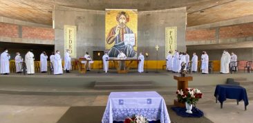 Catedral Cristo Rei recebe momento de oração com padres da Rensc – 11 de agosto