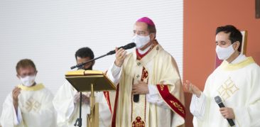 Dom Walmor preside Missa na celebração da Festa de Cristo Rei