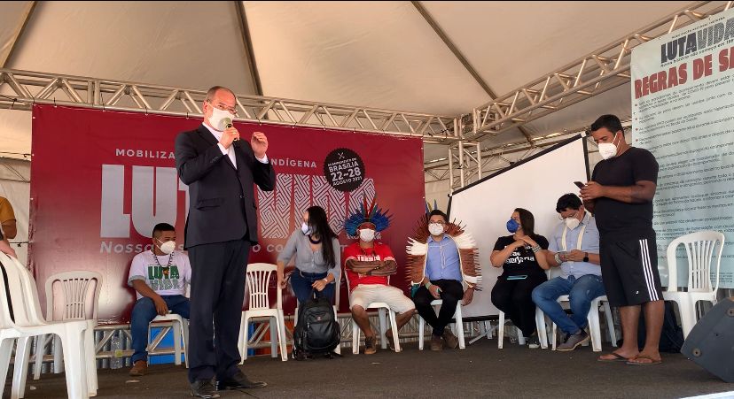 Presidente e secretário-geral da CNBB levam solidariedade e apoio a povos indígenas de todo o país em visita a acampamento