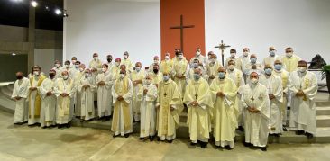 Formação do clero: Catedral Cristo Rei acolhe bispos para Celebração Eucarística