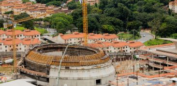 Nova concretagem acelera a conclusão da Tenda da Paz