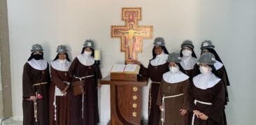 As queridas Irmãs Clarissas peregrinam na Catedral Cristo Rei