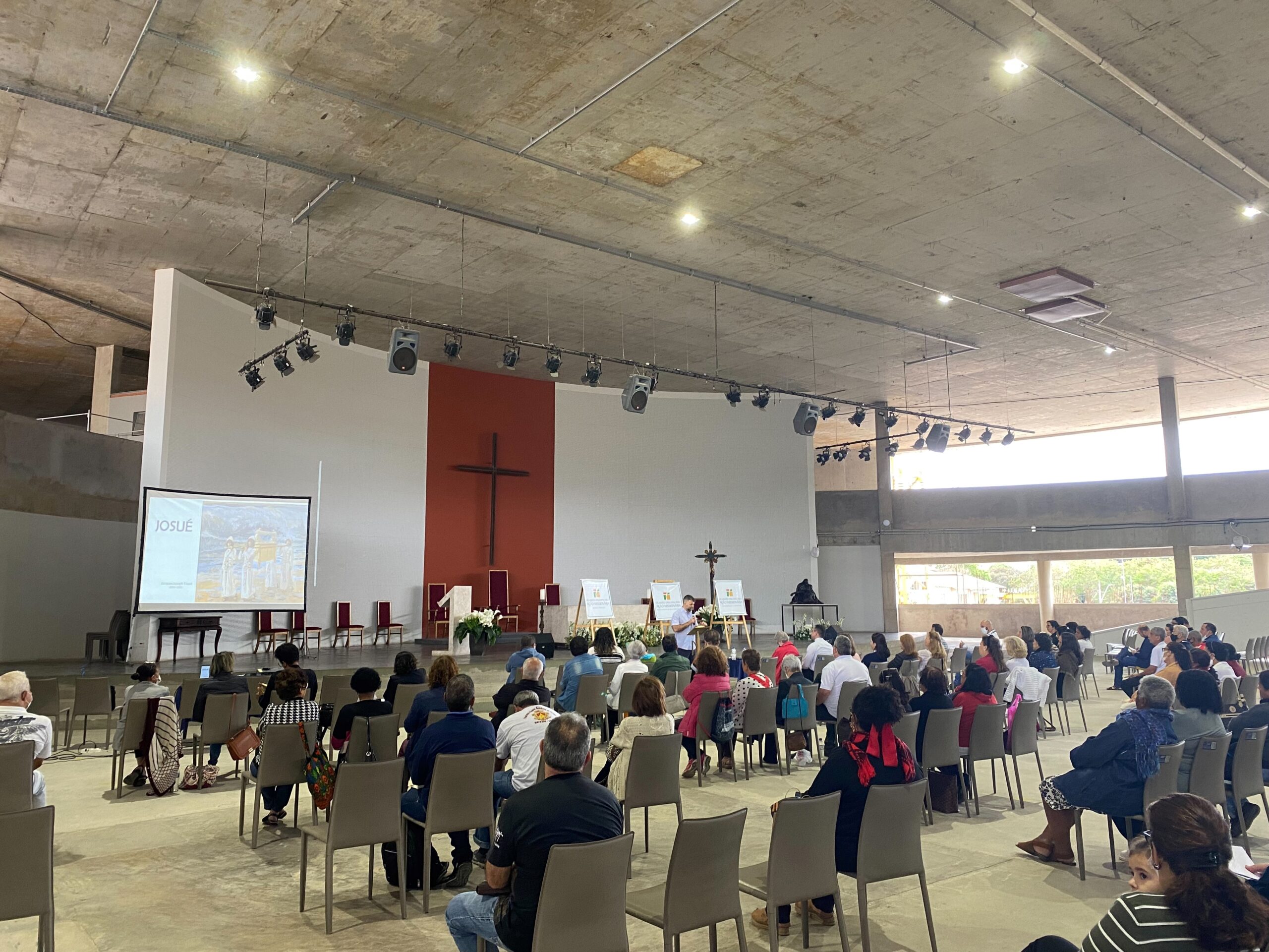 Comunidades de fé participam de tarde formativa sobre o Mês da Bíblia na Catedral Cristo Rei