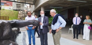 Catedral Cristo Rei recebe visita do padre Marko Rupnik, renomado artista sacro