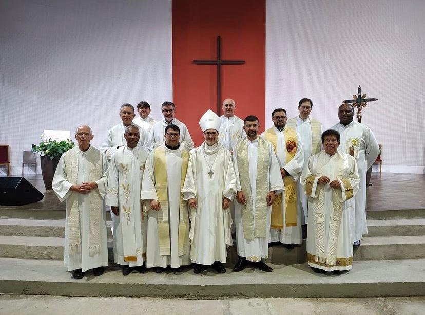 Catedral Cristo Rei: dom Vicente celebra Missa em Ação de Graça à vida religiosa consagrada