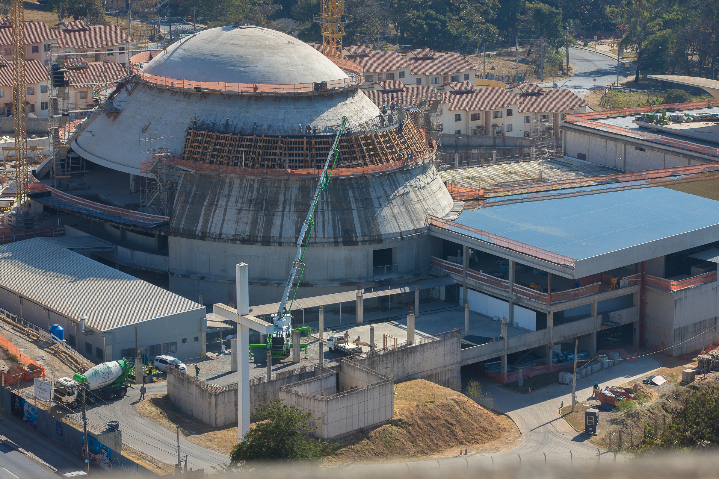 Começa a concretagem dos grandes pórticos da Catedral Cristo Rei