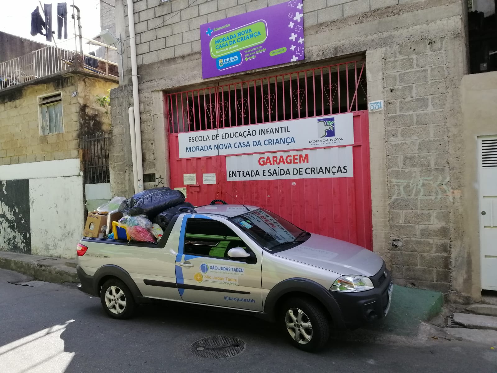 Catedral Cristo Rei e paróquias da Rensb levam solidariedade a creche no Morro do Papagaio