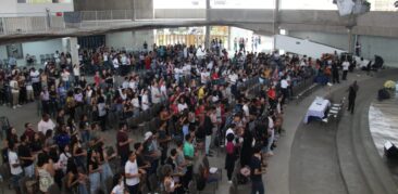 Catedral Cristo Rei recebe centenas de jovens em Encontro Regional de Crismandos da Rensc