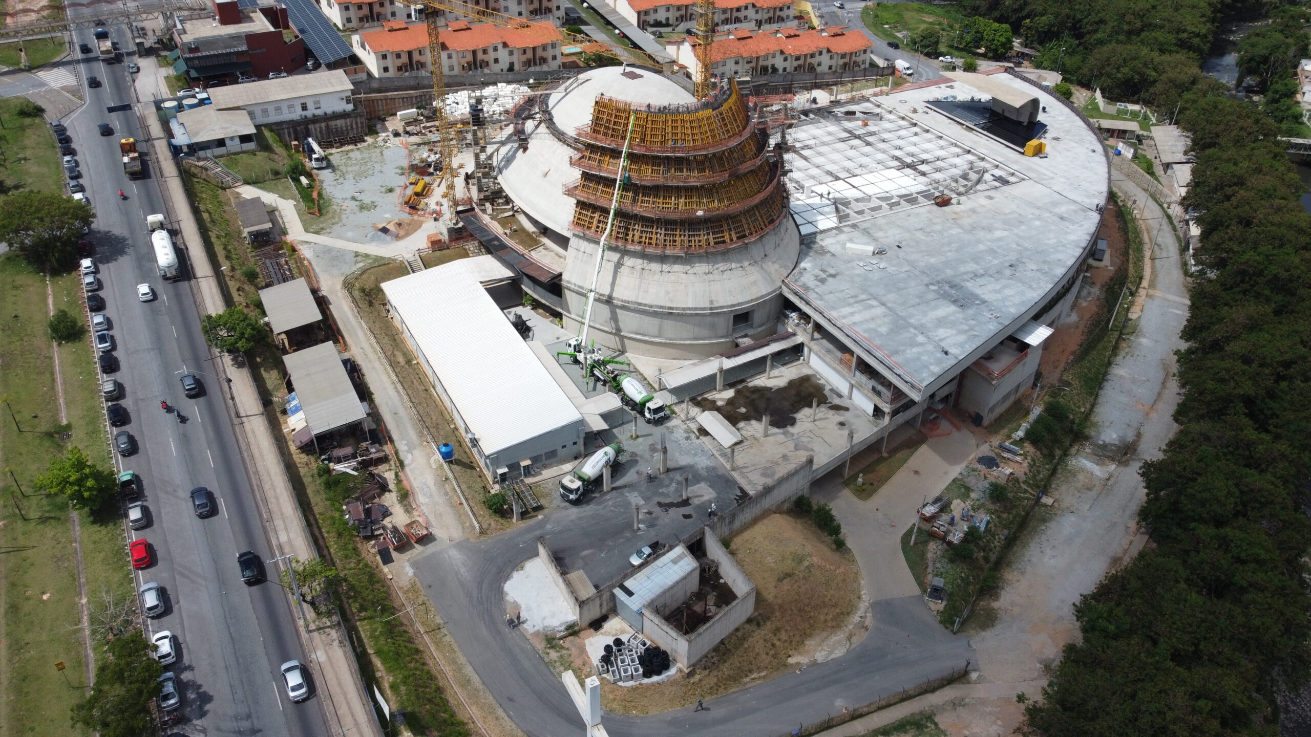 Obras da Catedral Cristo Rei avançam em três frentes de trabalho