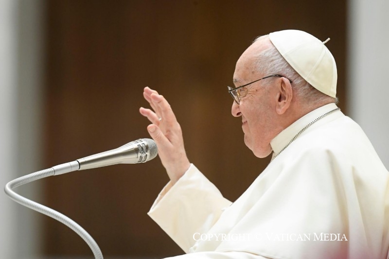 Papa Francisco: “Jesus traz a alegria da Ressurreição”