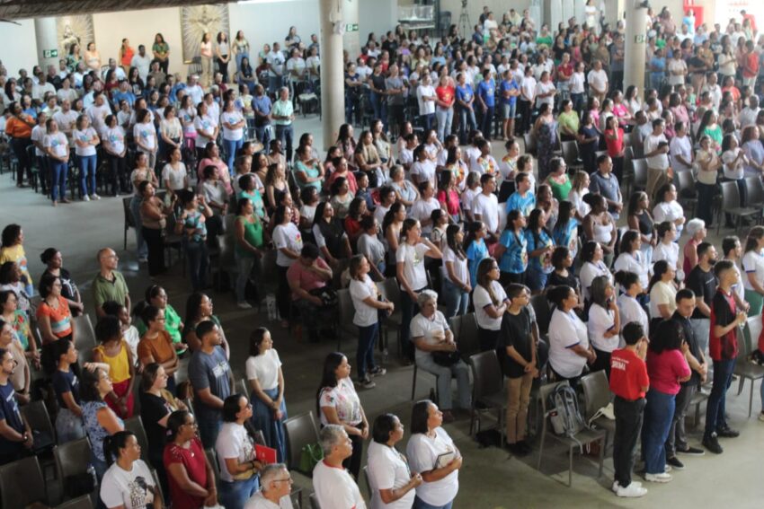 #Aconteceu: Encontro reúne 800 catequistas na Catedral Cristo Rei