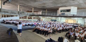 Encontro dos Ministros Extraordinários da Comunhão Eucarística na Catedral Cristo Rei