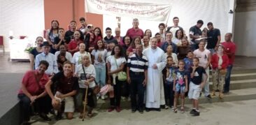 Catedral Cristo Rei acolhe peregrinos da Paróquia Todos os Santos