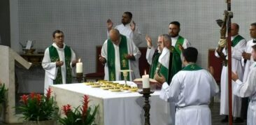 Boas-vindas aos dezesseis leitores e acólitos – cerimônia de instituição na Catedral Cristo Rei : 4 de agosto