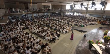 Dom Walmor ministra sacramento da crisma para 550 jovens da Paróquia Bom Jesus do Vale (Nova Lima)