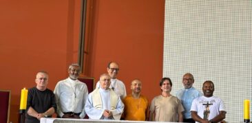 Padres se reúnem para Adoração ao Santíssimo Sacramento: 8 de janeiro