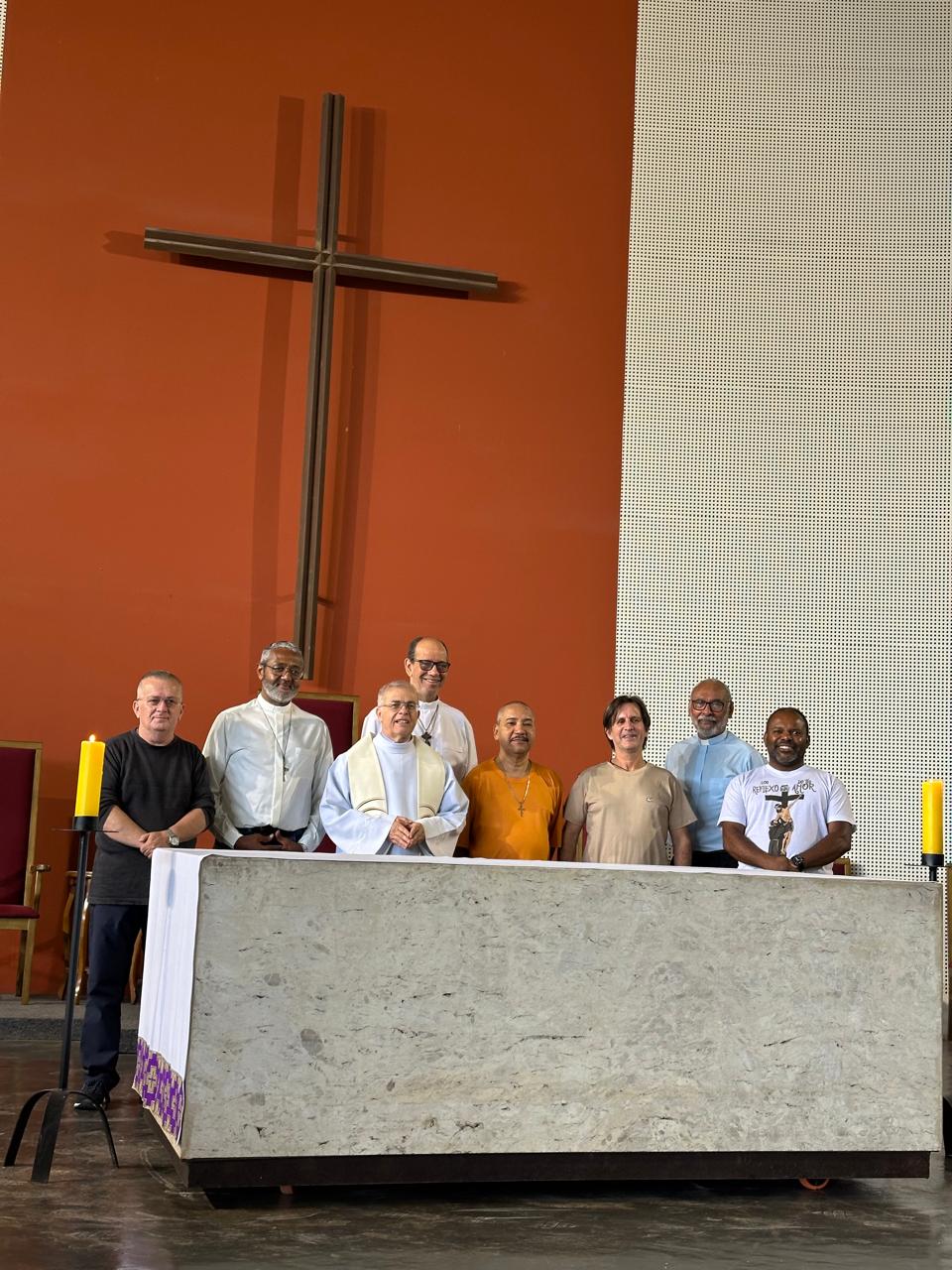 Padres se reúnem para Adoração ao Santíssimo Sacramento: 8 de janeiro