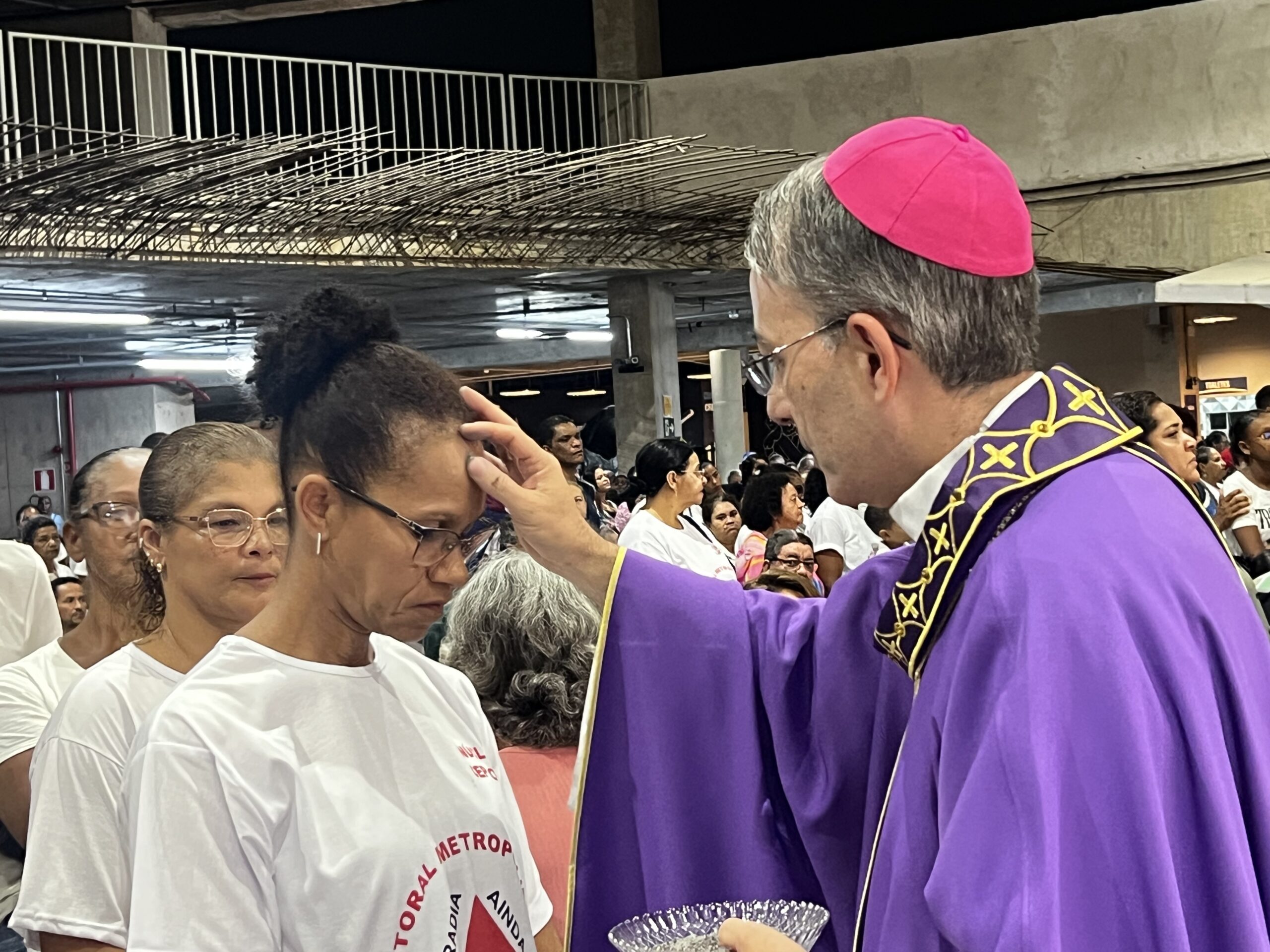 Início da Quaresma e Campanha da Fraternidade reúne milhares de fiéis na Catedral Cristo Rei