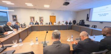 Dom Walmor se reúne com gestores de instituições da Arquidiocese de BH