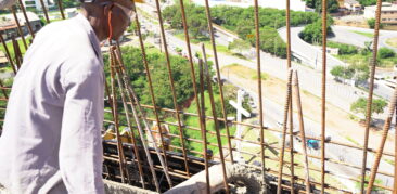 Concretagem eleva pórticos da Catedral Cristo Rei