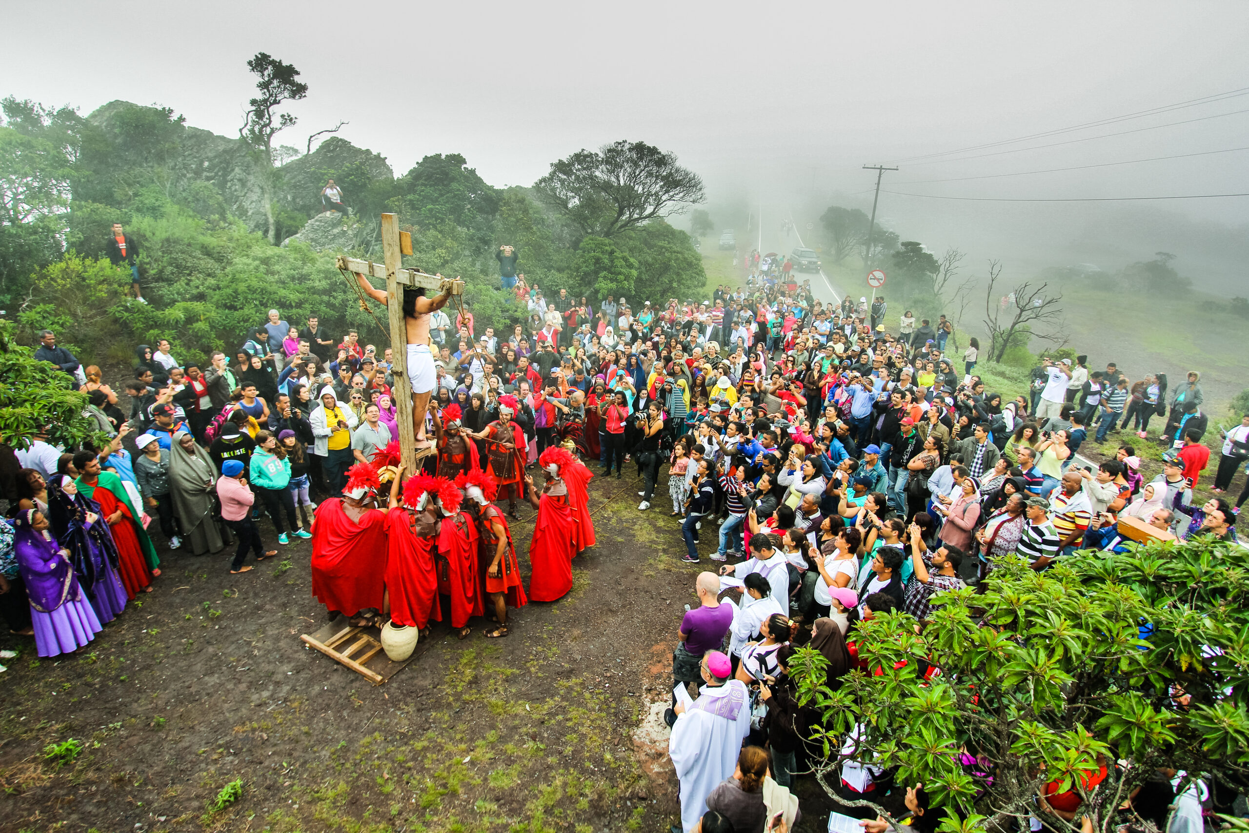 Dom Walmor: “A Sexta-feira Santa convoca-nos ao silêncio”