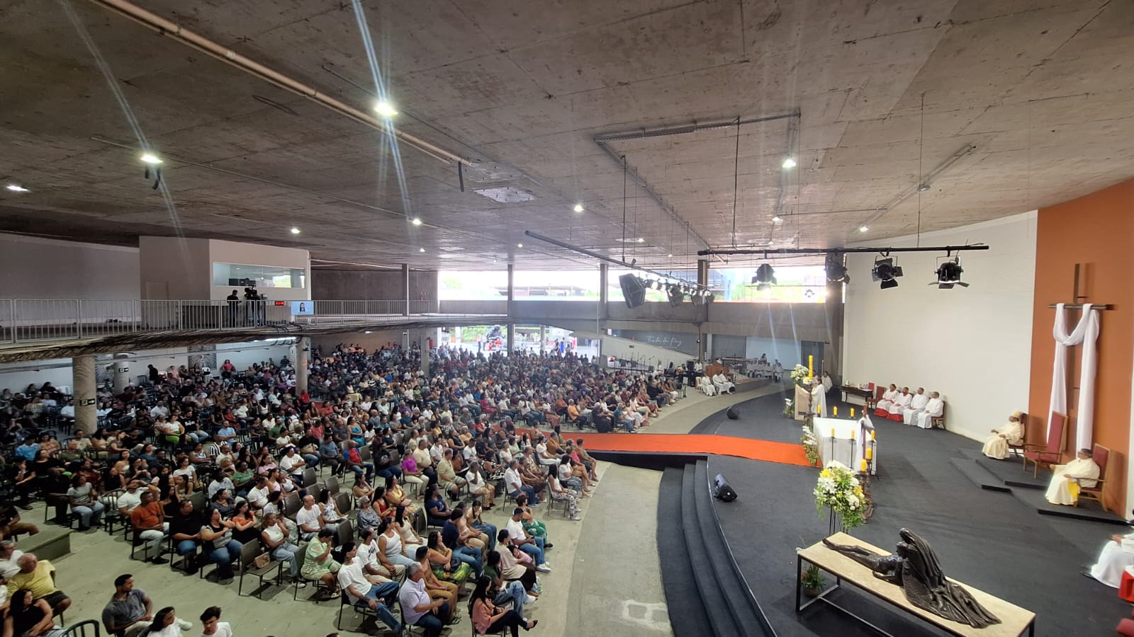 [Galeria de fotos] Páscoa do Senhor na Catedral Cristo Rei
