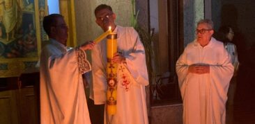 Solene Vigília Pascal: fiéis celebram a ressurreição do Senhor