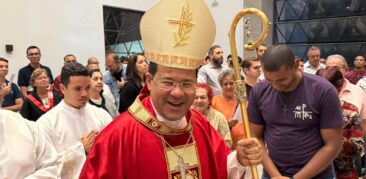 Adoração e Santa Missa antecedem a grande festa do Coração Eucarístico de Jesus