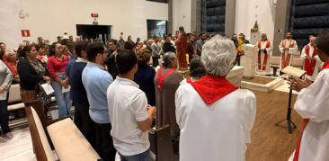 Tríduo ao Coração Eucarístico reúne fiéis vindos de vários lugares