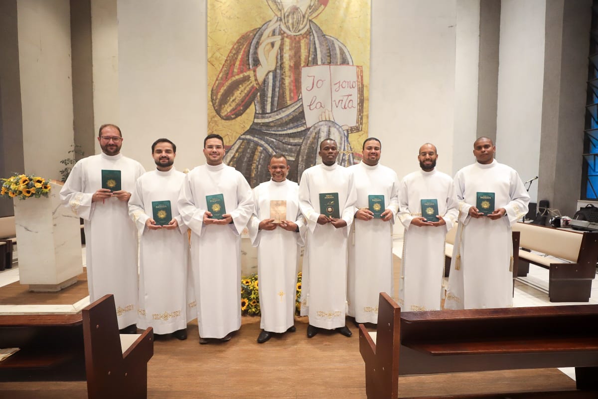 Seminaristas são instituídos para o Ministério do Leitor