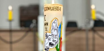 Com a ‘chama missionária’, seminaristas celebram Nossa Senhora do Rosário e rezam o Terço Missionário