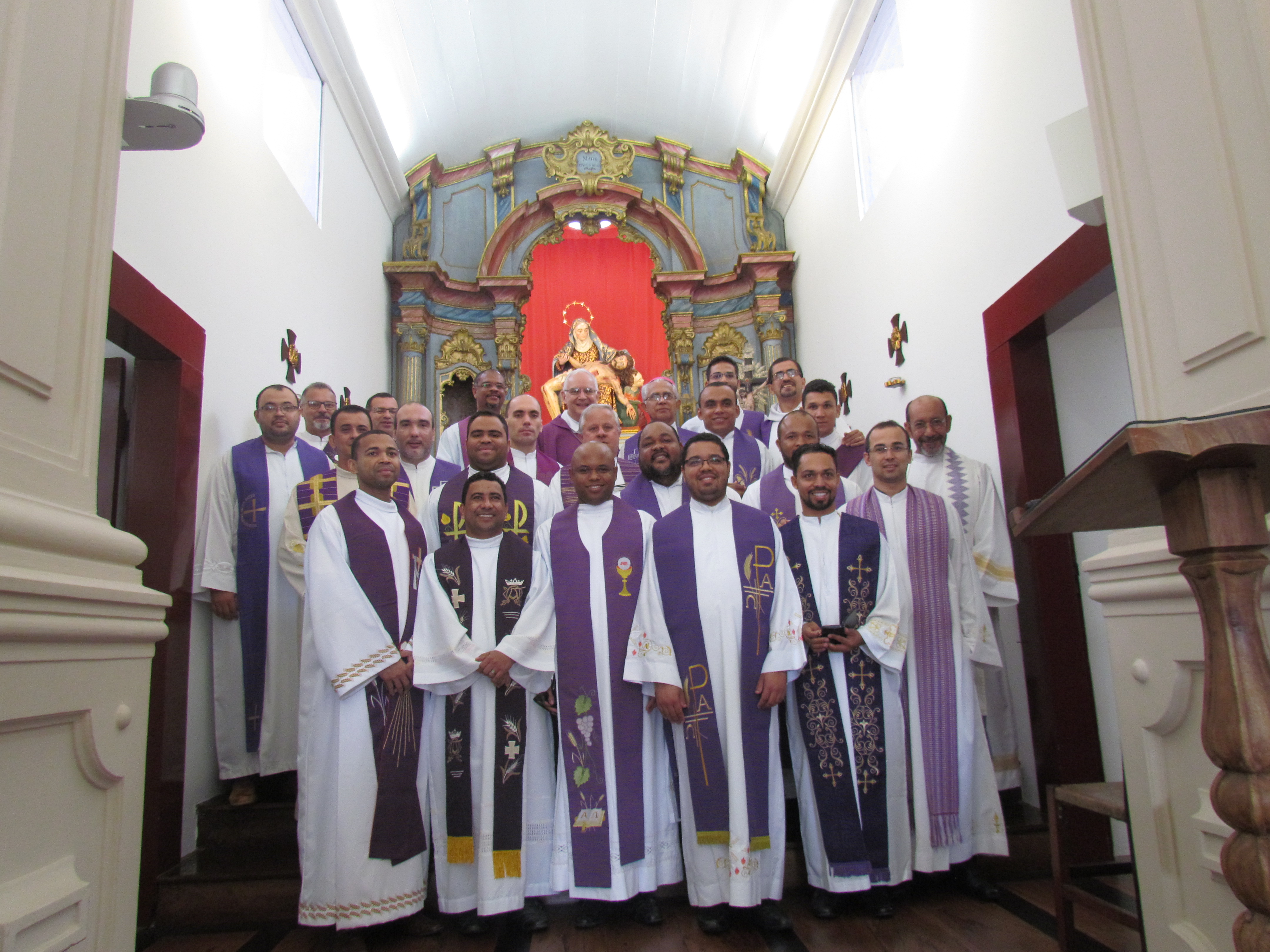 Clero da Diocese de Januária participa de retiro na Casa da Padroeira de Minas