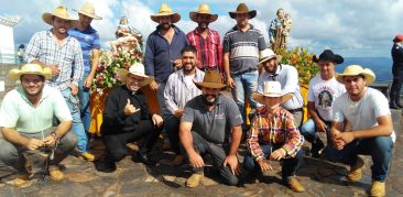 Romeiros de Itabirito peregrinam ao Santuário Basílica da Piedade a cavalo