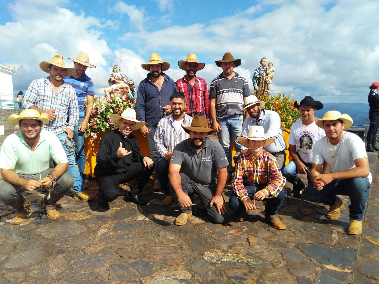 Romeiros de Itabirito peregrinam ao Santuário Basílica da Piedade a cavalo