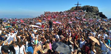 Galeria de imagens: peregrinação da juventude ao Santuário Basílica da Padroeira de Minas Gerais