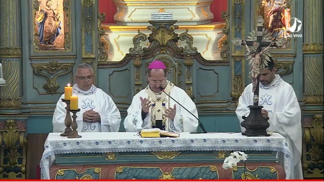 Início do ano novo: dom Walmor celebra no Santuário Basílica da Padroeira de Minas