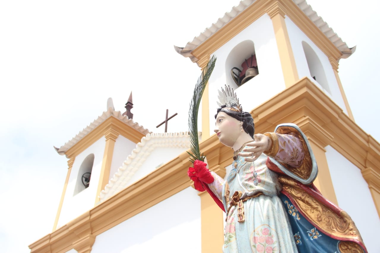 Fiéis do Santuário Santa Luzia peregrinam ao Santuário da Padroeira de Minas Gerais