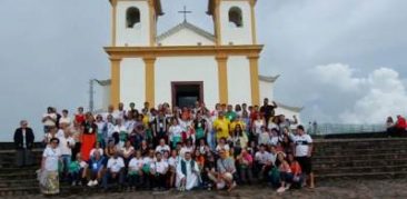 Santuário da Padroeira de Minas recebe cerca de 100 fiéis da Paróquia Nossa Senhora de Lourdes, de Contagem