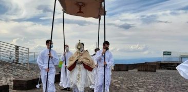 A bênção do Santíssimo Sacramento para toda Minas Gerais