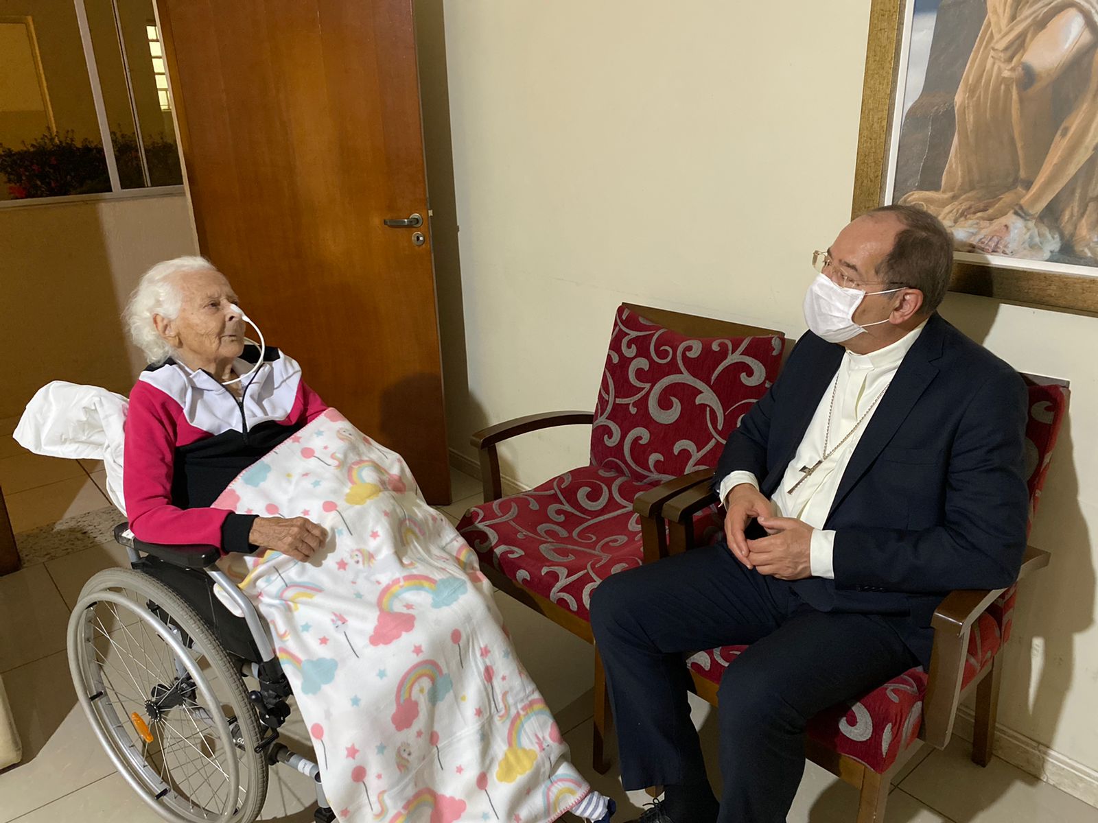 Dom Walmor celebra os 101 anos de Irmã Salomé, da Congregação das Irmãs Auxiliares de Nossa Senhora da Piedade